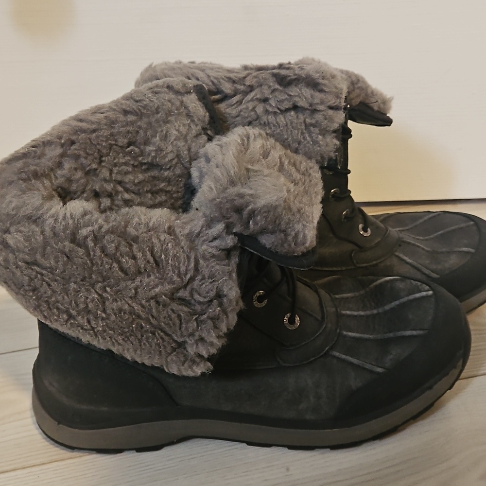 UGG Snow Boots Waterproof Womens Size 10 (Adirondack III) Black And Gray - Picture 2 of 9